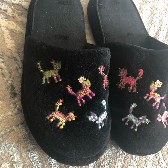 Slippers - Picture 2 of 5